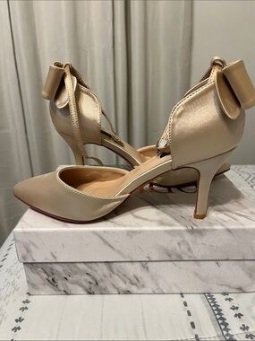Satin D'Orsay Pointed-Toe Heels with Ankle Bow - Cream